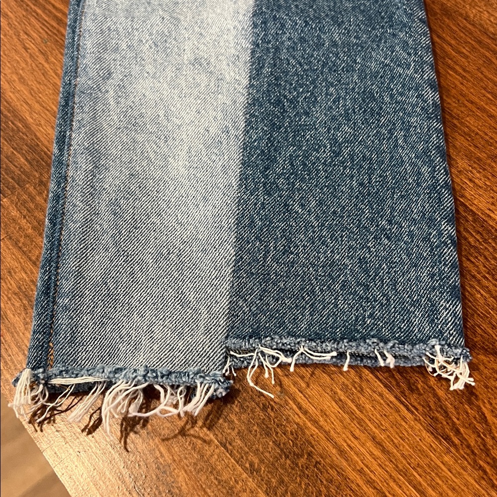 Levi's 501 Spliced Two-Tone Blue Straight Jeans - Picture 11 of 16